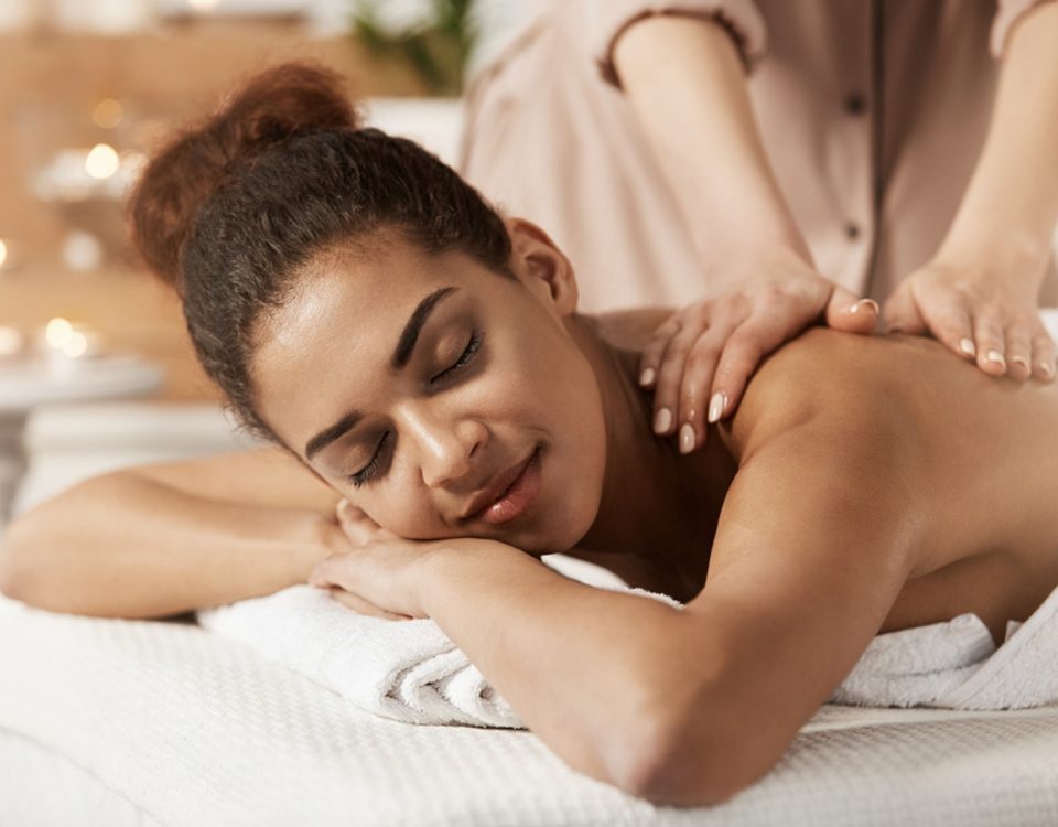 Imagem para ilustrar texto de blog sobre massagens para fazer no inverno.